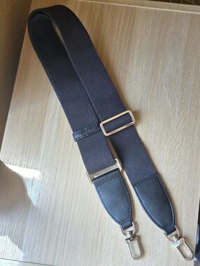 Michael Kors Jet Set Travel Black Webbing Strap Crossbody Detachable